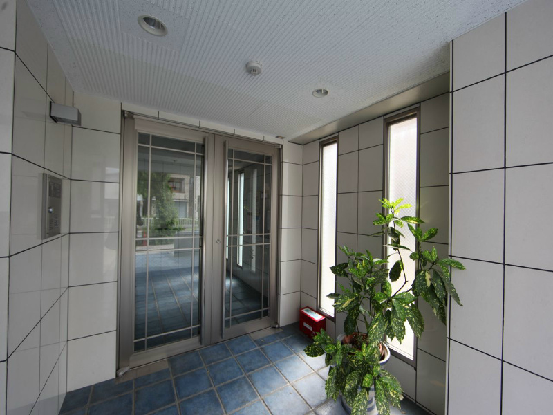 ＴＯＹＯＯＫＡ　ＡＰＡＲＴＭＥＮＴ（トヨオカアパートメント） エントランス　オートロック付