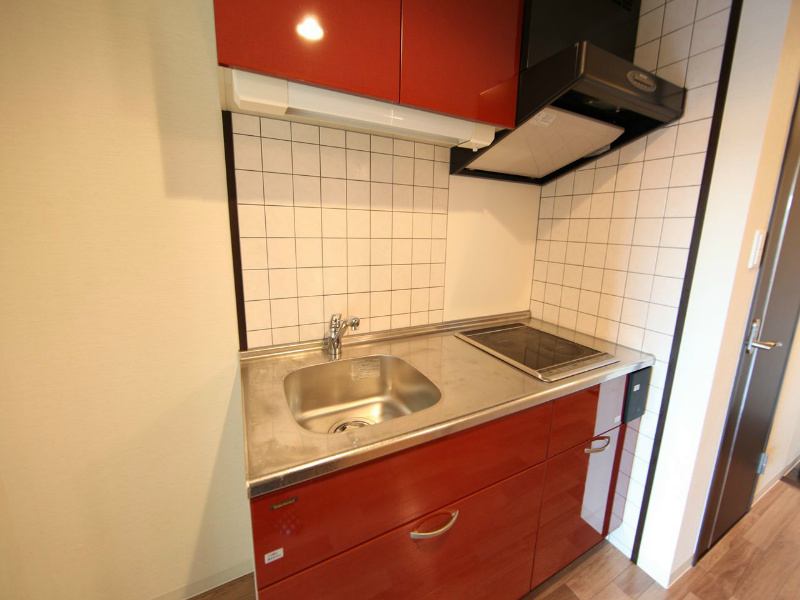 ＴＯＹＯＯＫＡ　ＡＰＡＲＴＭＥＮＴ（トヨオカアパートメント） システムキッチン（ＩＨ2口）冷蔵庫・レンジ等ご用意できます