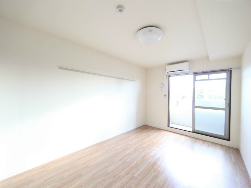 ＴＯＹＯＯＫＡ　ＡＰＡＲＴＭＥＮＴ（トヨオカアパートメント） 洋室9.3帖　クローゼット（収納充実してます）