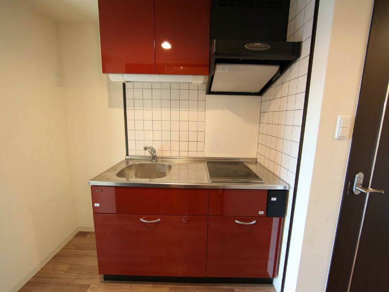 ＴＯＹＯＯＫＡ　ＡＰＡＲＴＭＥＮＴ（トヨオカアパートメント） システムキッチン（ＩＨ2口）冷蔵庫・レンジ等ご用意できます