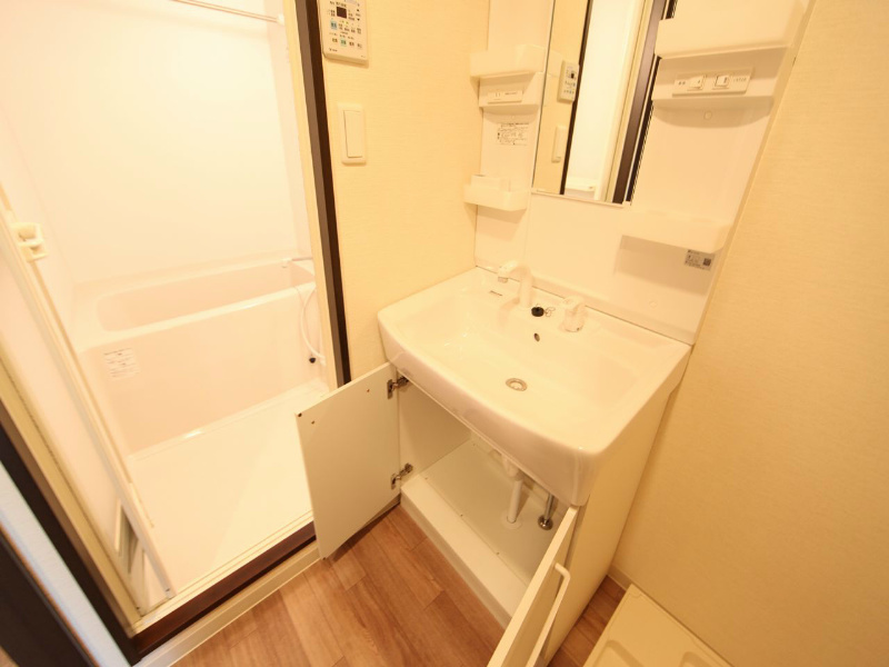 ＴＯＹＯＯＫＡ　ＡＰＡＲＴＭＥＮＴ（トヨオカアパートメント） 脱衣所　独立洗面台（シャンプードレッサー）洗濯機用意できます