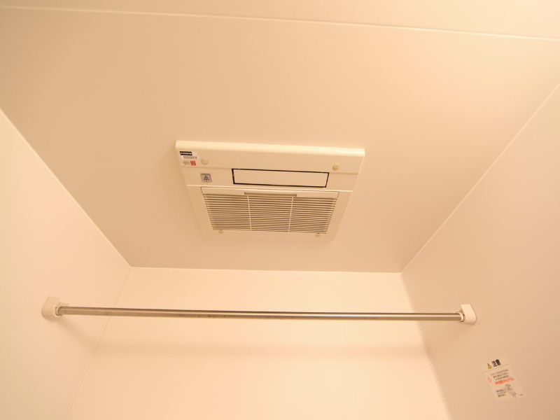 ＴＯＹＯＯＫＡ　ＡＰＡＲＴＭＥＮＴ（トヨオカアパートメント） 浴室暖房乾燥機付　24時間換気機能付バスルーム