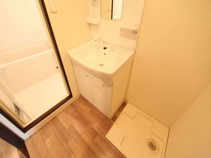 ＴＯＹＯＯＫＡ　ＡＰＡＲＴＭＥＮＴ（トヨオカアパートメント） 脱衣所　独立洗面台（シャンプードレッサー）洗濯機用意できます