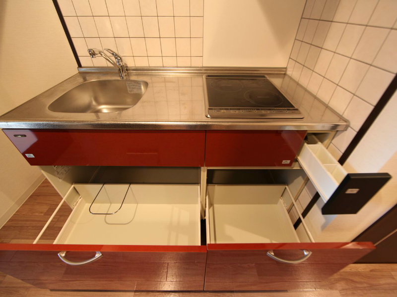 ＴＯＹＯＯＫＡ　ＡＰＡＲＴＭＥＮＴ（トヨオカアパートメント） システムキッチン（ＩＨ2口）冷蔵庫・レンジ等ご用意できます