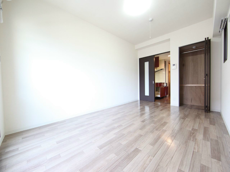 ＴＯＹＯＯＫＡ　ＡＰＡＲＴＭＥＮＴ（トヨオカアパートメント） 洋室9.3帖　クローゼット（収納充実してます）