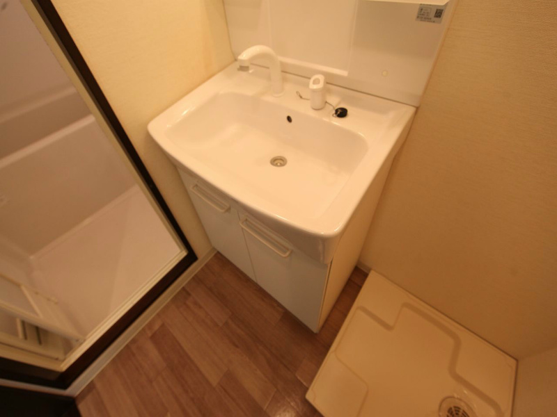 ＴＯＹＯＯＫＡ　ＡＰＡＲＴＭＥＮＴ（トヨオカアパートメント） 脱衣所　独立洗面台（シャンプードレッサー）洗濯機用意できます