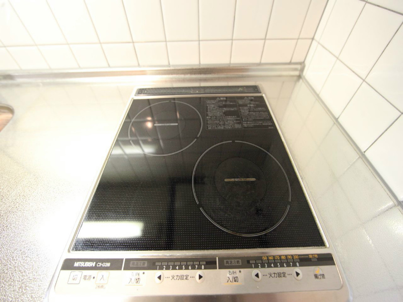 ＴＯＹＯＯＫＡ　ＡＰＡＲＴＭＥＮＴ（トヨオカアパートメント） システムキッチン（ＩＨ2口）冷蔵庫・レンジ等ご用意できます