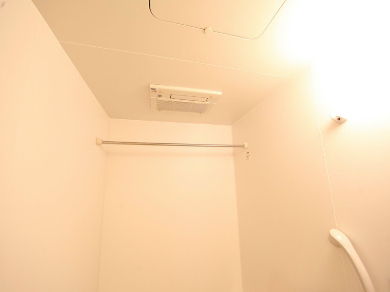 ＴＯＹＯＯＫＡ　ＡＰＡＲＴＭＥＮＴ（トヨオカアパートメント） 浴室暖房乾燥機付　24時間換気機能付バスルーム