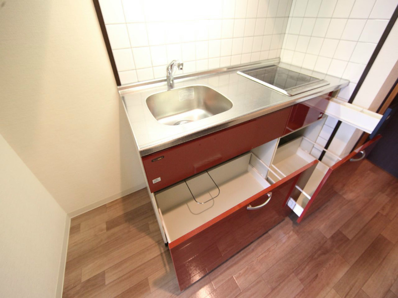 ＴＯＹＯＯＫＡ　ＡＰＡＲＴＭＥＮＴ（トヨオカアパートメント） システムキッチン（ＩＨ2口）冷蔵庫・レンジ等ご用意できます