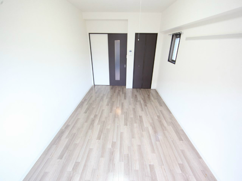 ＴＯＹＯＯＫＡ　ＡＰＡＲＴＭＥＮＴ（トヨオカアパートメント） 洋室9.3帖　クローゼット（収納充実してます）