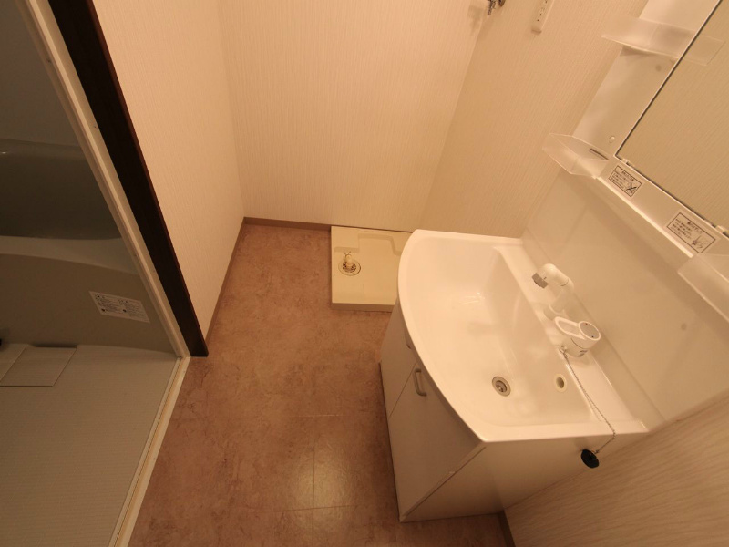 ＫＩＲＡＫＵマンション（キラクマンション） 脱衣所　独立洗面台（シャンプードレッサー）洗濯機用意できます
