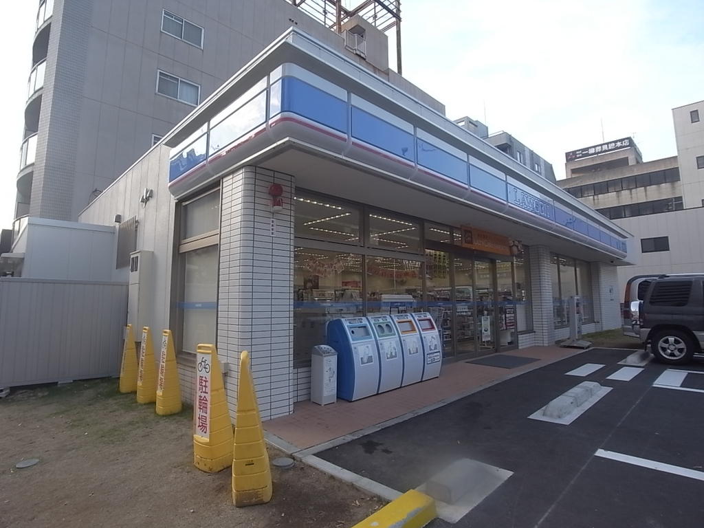 エスプリ千代田 ローソン 千代田一丁目店 (コンビニ)