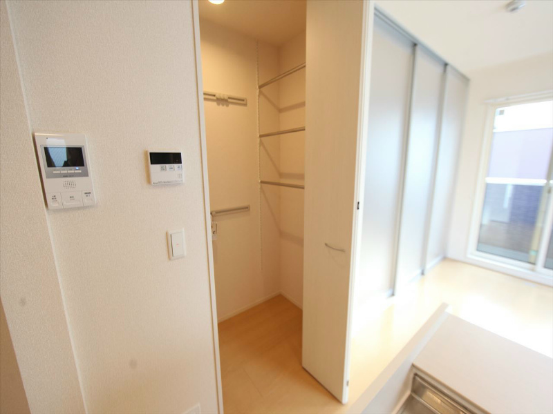エポラール東別院 ワンステップクローゼット（収納充実してます）