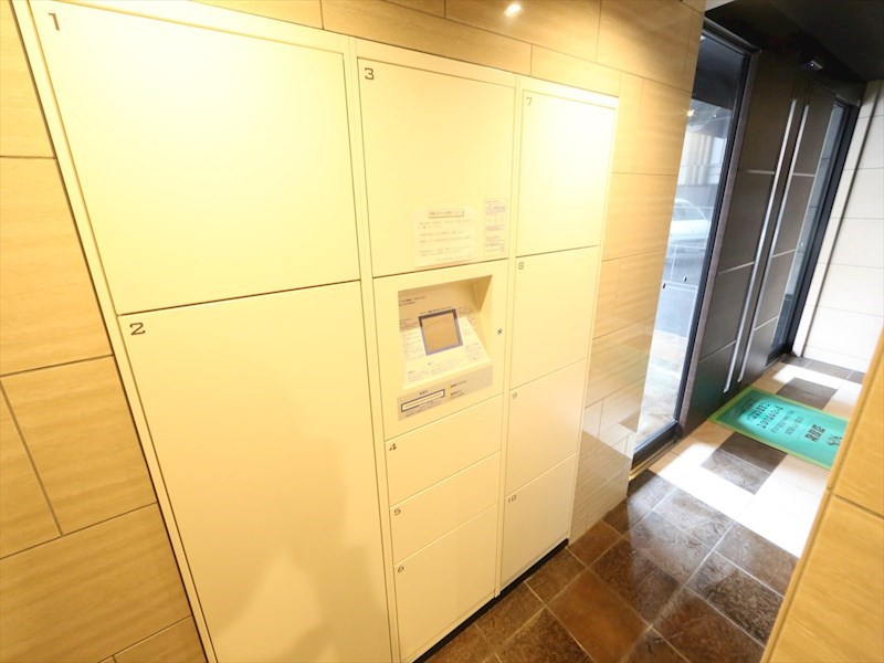 プレサンス名古屋グロウ 宅配BOX　不在時に荷物の受け取りができます　イメージ写真