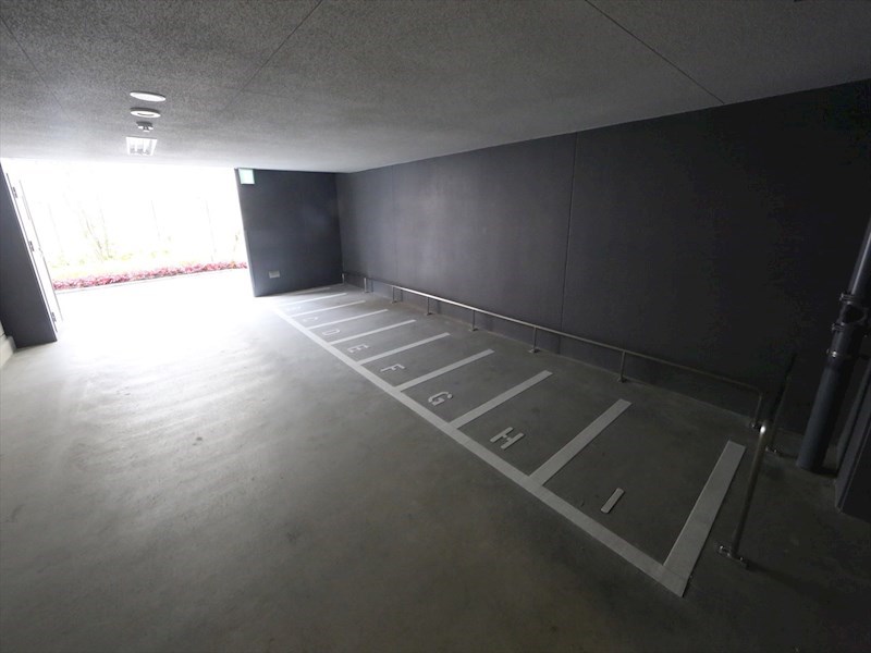 プレサンス名古屋グロウ バイク置き場　屋根付き駐輪場有り　イメージ写真