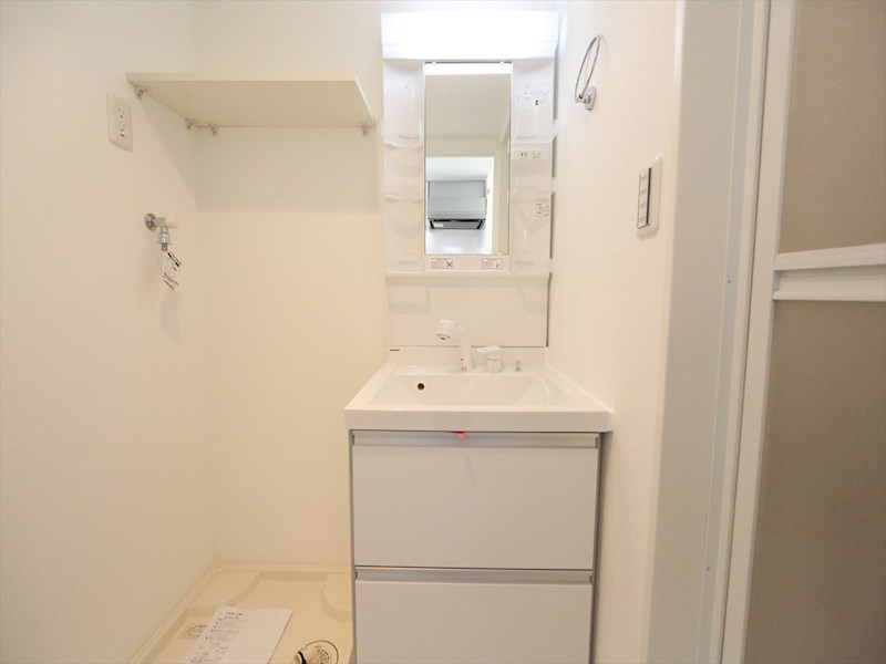 Ｌｏｆｔ9金山 脱衣所　独立洗面台（シャンプードレッサー付）収納スペース有