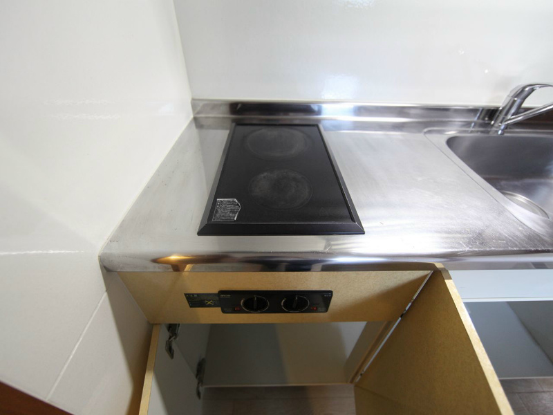 ルトゥール キッチン（電気2口コンロ付）