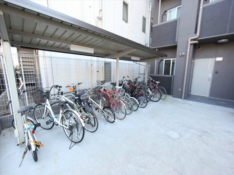 Ｃａｓａ　ｄｅ　Ｐａｒｔｉｄａ（カーサデパルティーダ） 屋根付き駐輪場