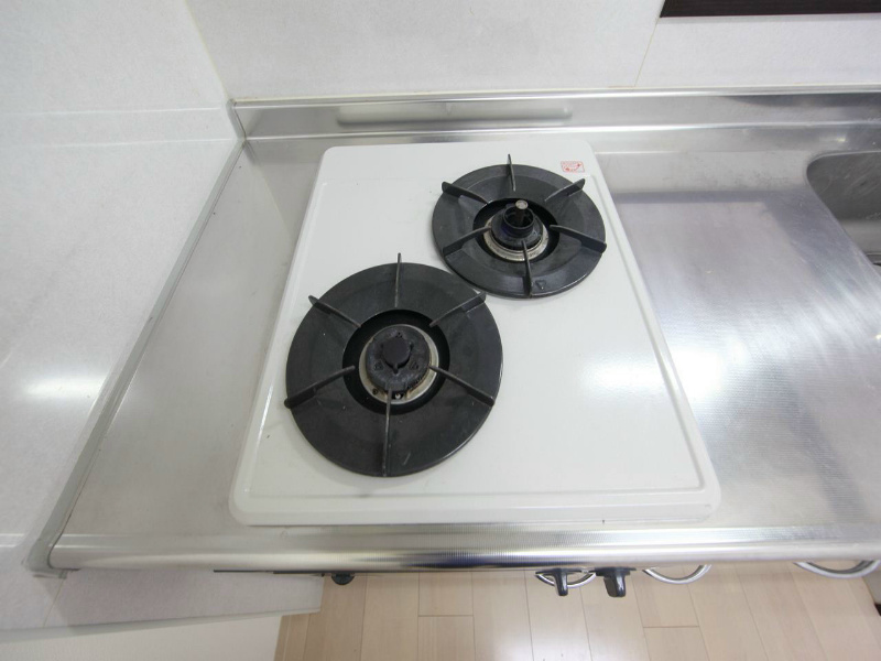 ロイヤルアベニュー システムキッチン（ガス２口）冷蔵庫・レンジ等ご用意できます