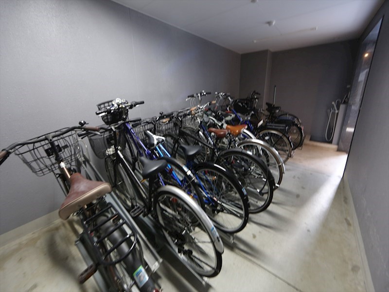 アルクス金山 屋根付き駐輪場