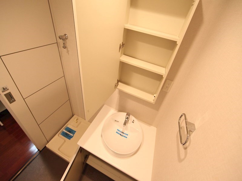 プライムアーバン上前津 脱衣所　独立洗面台　室内洗濯機置き場