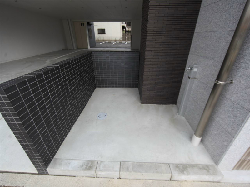 シャルール 敷地内ゴミ捨て場