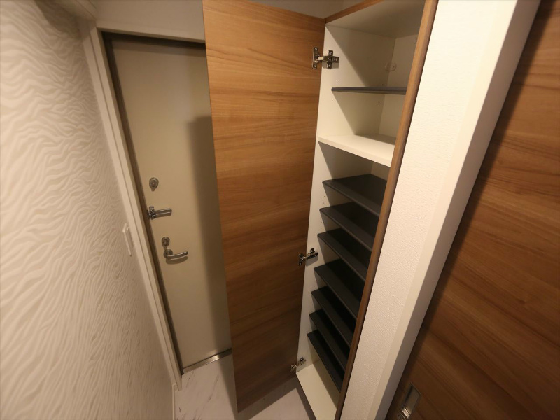 ＭＯＶＥ若宮 玄関　シューズボックス