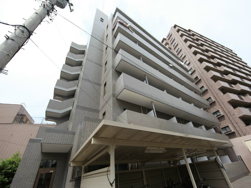 外観 オートロック付 防犯カメラ付 家具家電ご用意できます