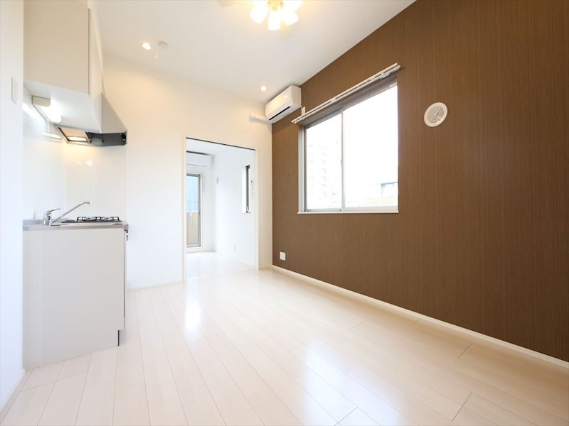 Ｔａｒｙ大秋町（タリー大秋町） ＬＤＫ8.7帖　洋室3.7帖　ロフト6.6帖