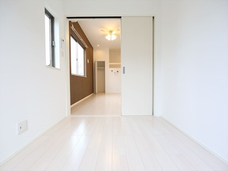 Ｔａｒｙ大秋町（タリー大秋町） ＬＤＫ8.7帖　洋室3.7帖　ロフト6.6帖