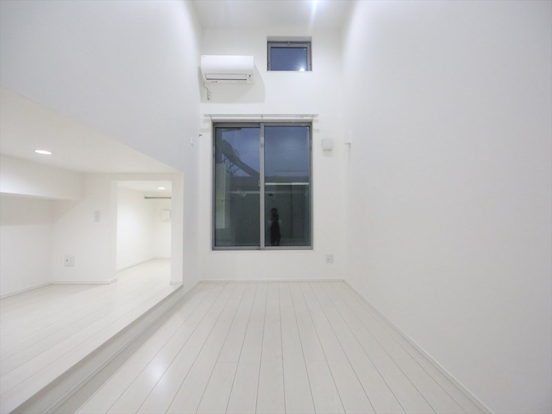 ＣＲＡＳＴＩＮＥ道徳 洋室5.8帖　アンダーロフト5.1帖（寝室としても使えます）