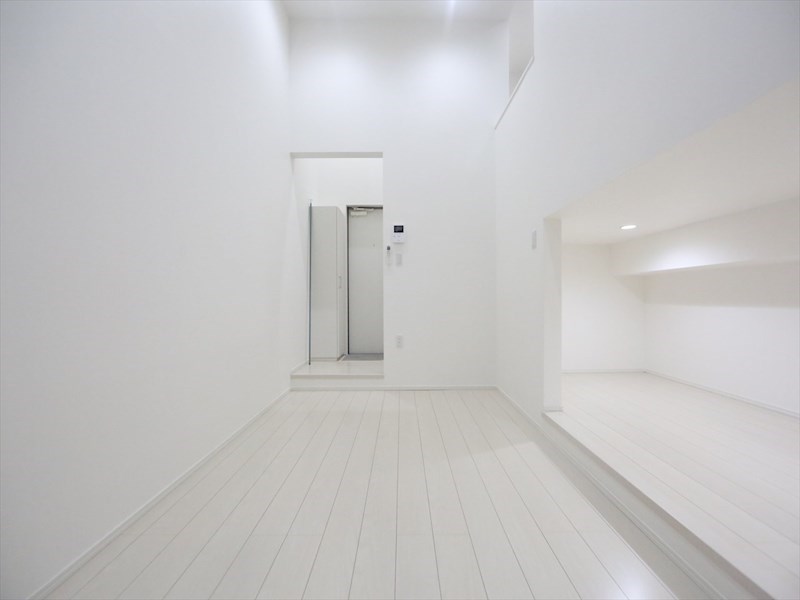 ＣＲＡＳＴＩＮＥ道徳 洋室5.8帖　アンダーロフト5.1帖（寝室としても使えます）
