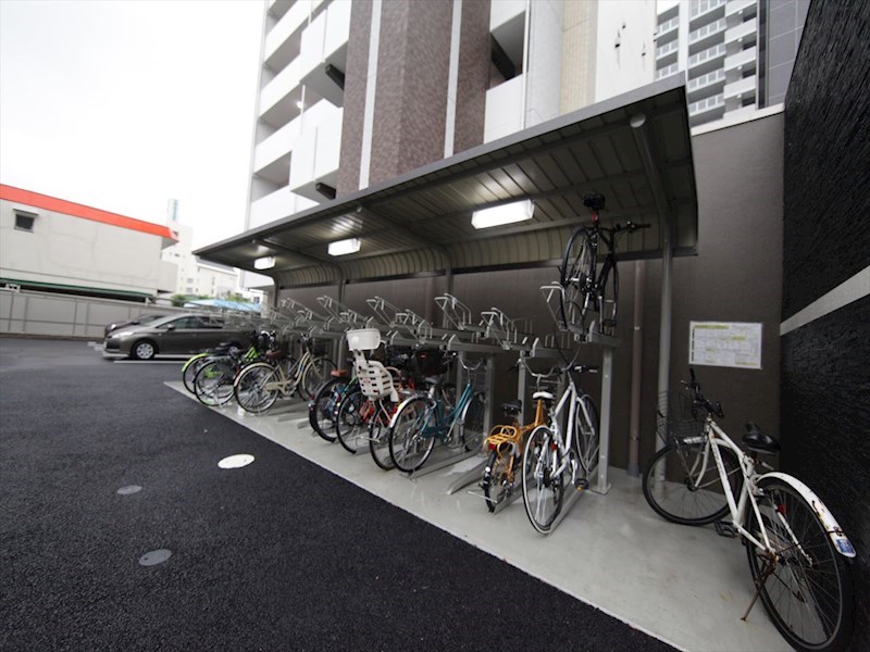 オルソパール伝馬 屋根付き駐輪場