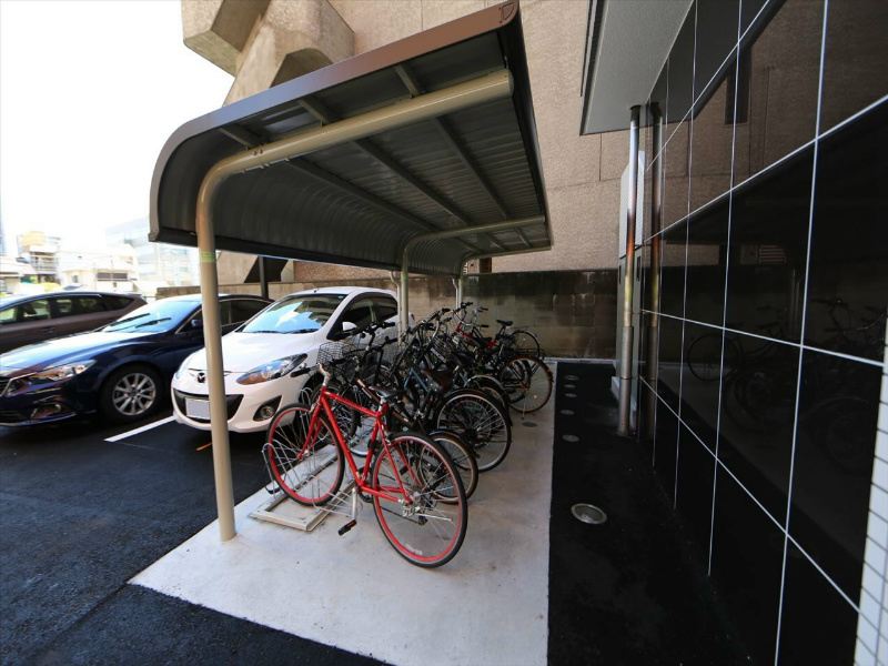 ラピス・ラズリ 屋根付き駐輪場
