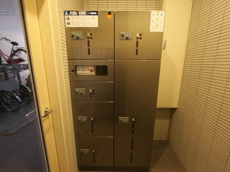 キャトルセゾン代官町 宅配ＢＯＸ　不在時に荷物を受け取ることができます