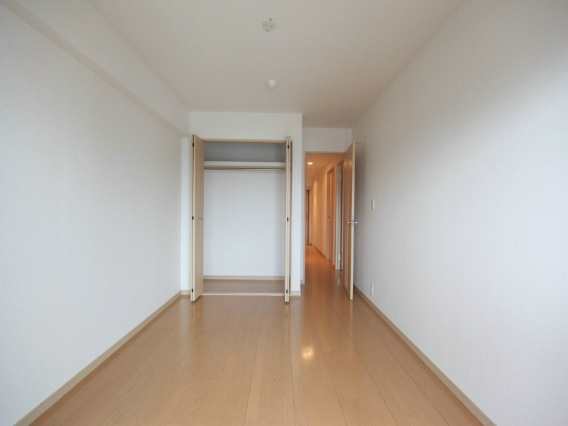 キャトルセゾン代官町 洋室6.2帖　クローゼット付（収納充実してます）
