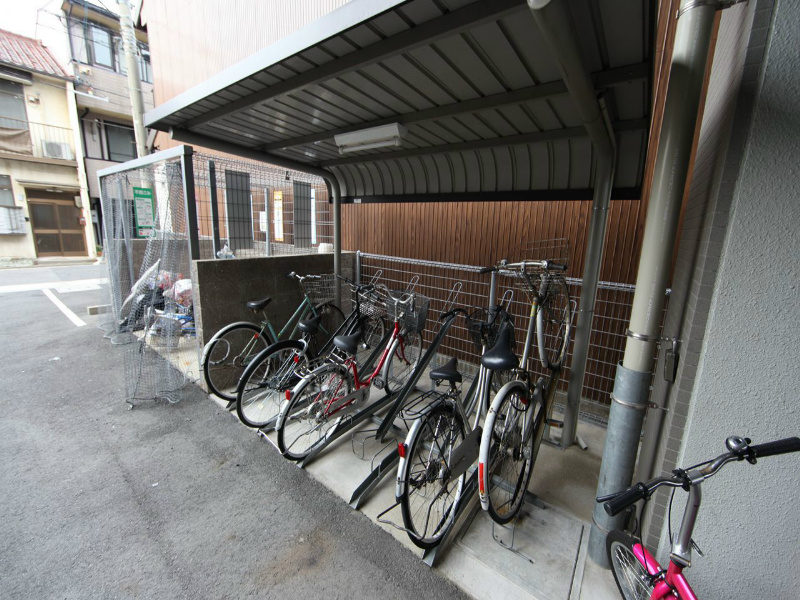 ラクラス浅間町 屋根付駐輪場