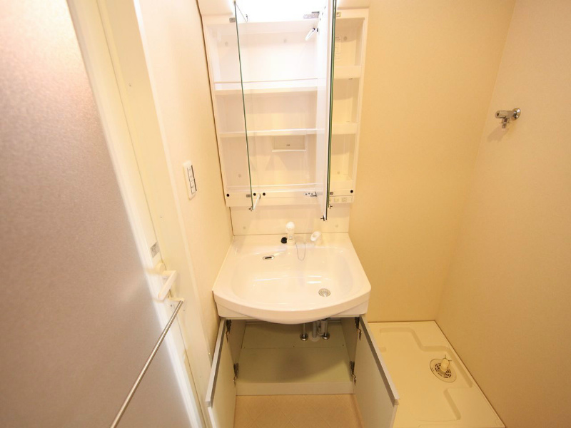 プレミアマルシェ白壁 脱衣所　独立洗面台（シャンプードレッサー）洗濯機用意できます