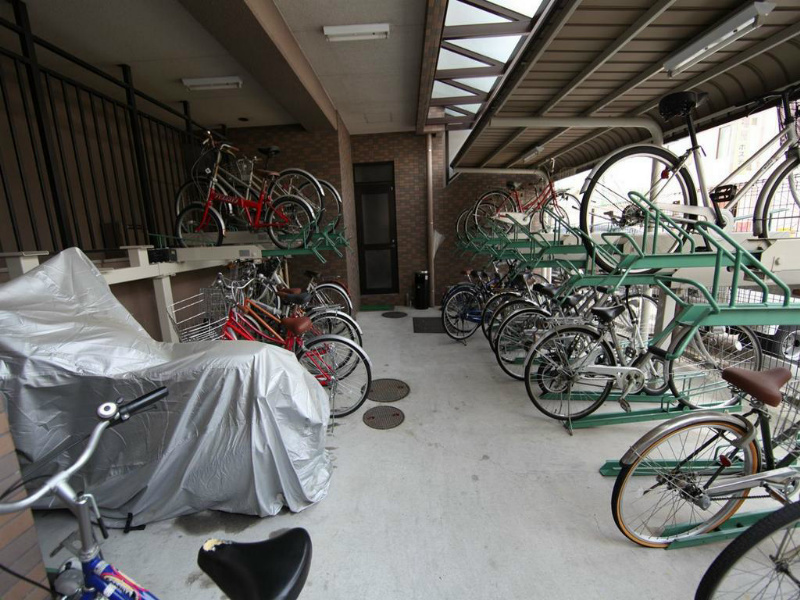 ラヴィアン名駅 屋根付駐輪場