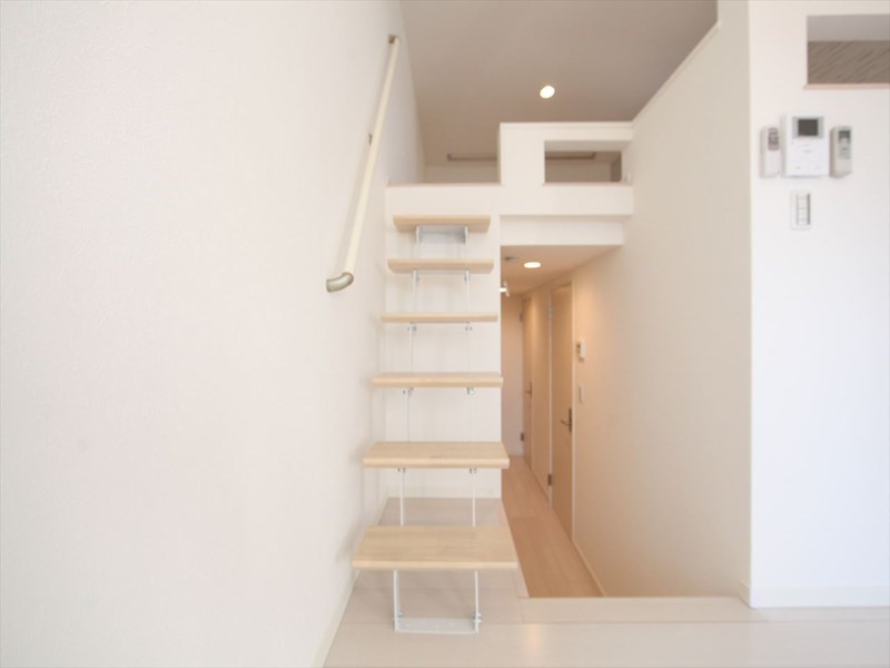 ｉーＦＬＡＧ（アイフラッグ） お部屋に階段あり