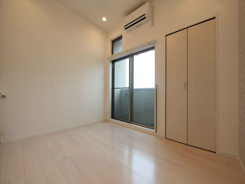 ボヌール中村公園 洋室6帖　上階ロフト6.2帖（収納でも部屋でも使えます）