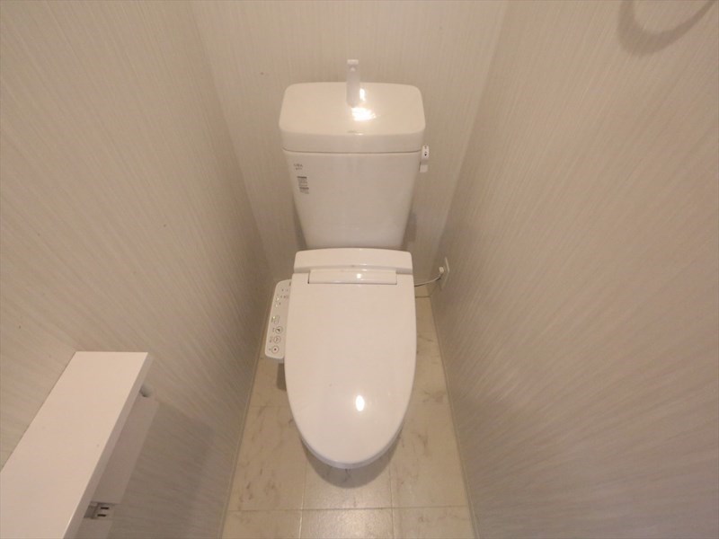 愛知県名古屋市東区葵１丁目 温水洗浄暖房便座付トイレ