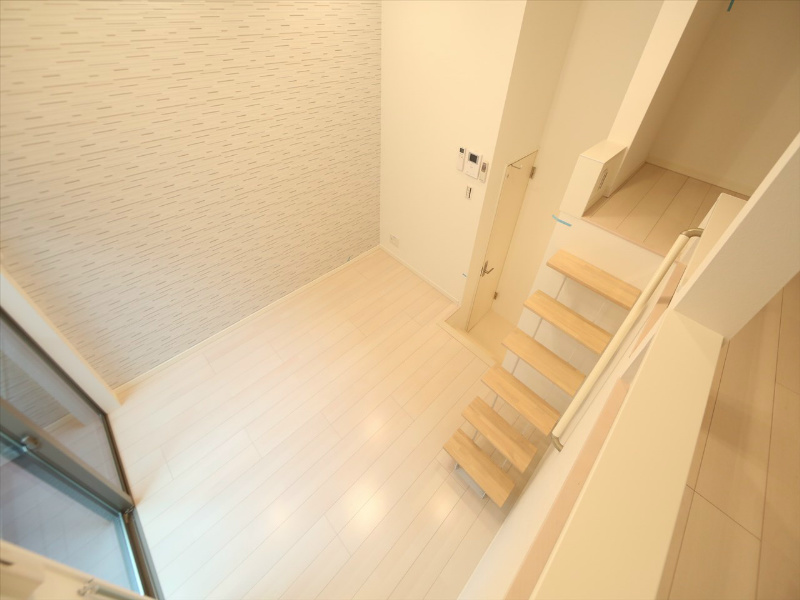 レンガースⅠ 洋室6帖　上段ロフト5.5帖（収納でもお部屋でも使えます）