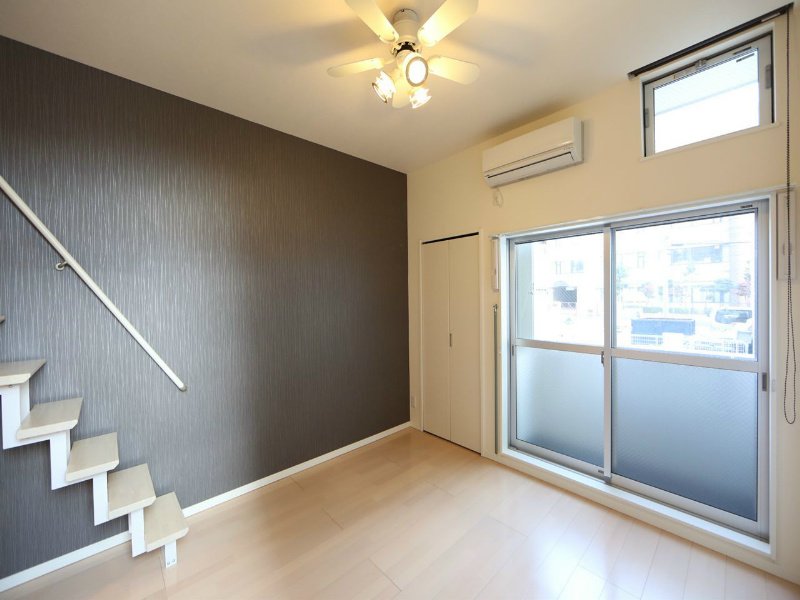 パークサイド北斗 洋室6.6帖　上階ロフト6.6帖（収納でも部屋でも使えます）