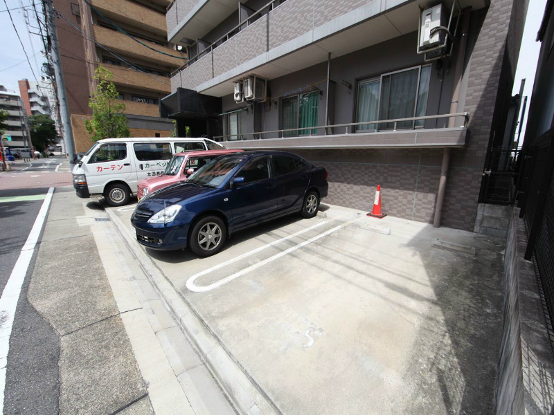ｗｉｌｌＤｏ日比野 敷地内平面駐車場