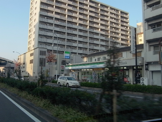コンフォートピア・アツミ ファミリーマート 日比野店