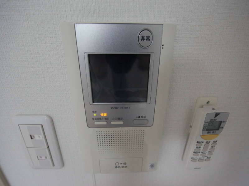 ルクレ大曽根 ＴＶモニター付インターホン（オートロック付）