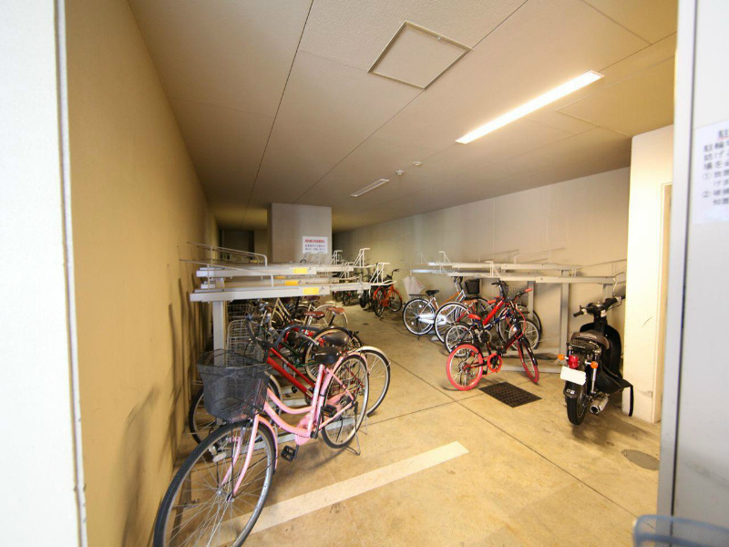 アルバ則武新町 屋根付駐輪場