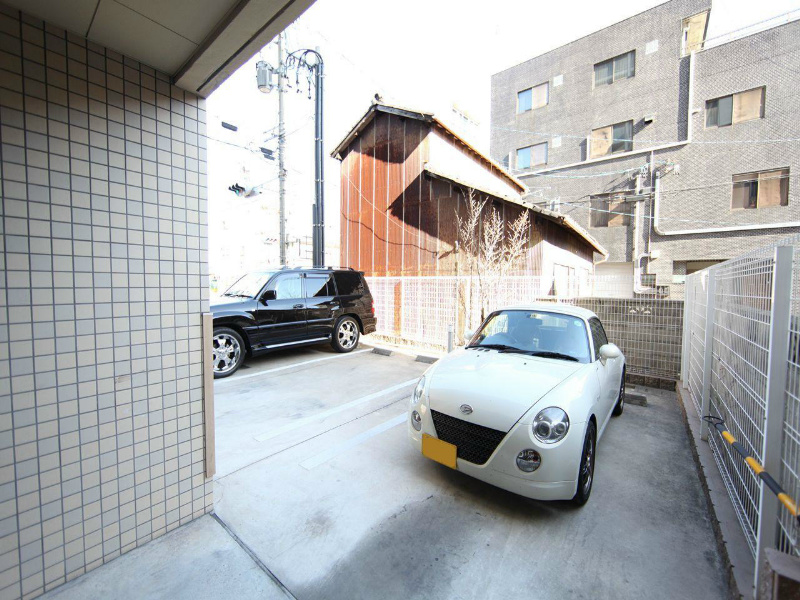 アルバ則武新町 敷地内駐車場
