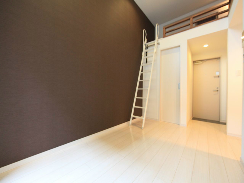 ロワール名古屋 洋室8.2帖　ロフト6.3帖（収納としてお部屋としても使えます）